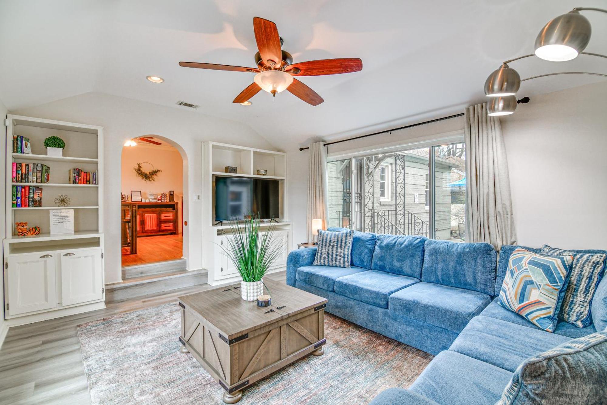 Spacious Retreat 5 Mi To Downtown Beats! Holiday home Memphis