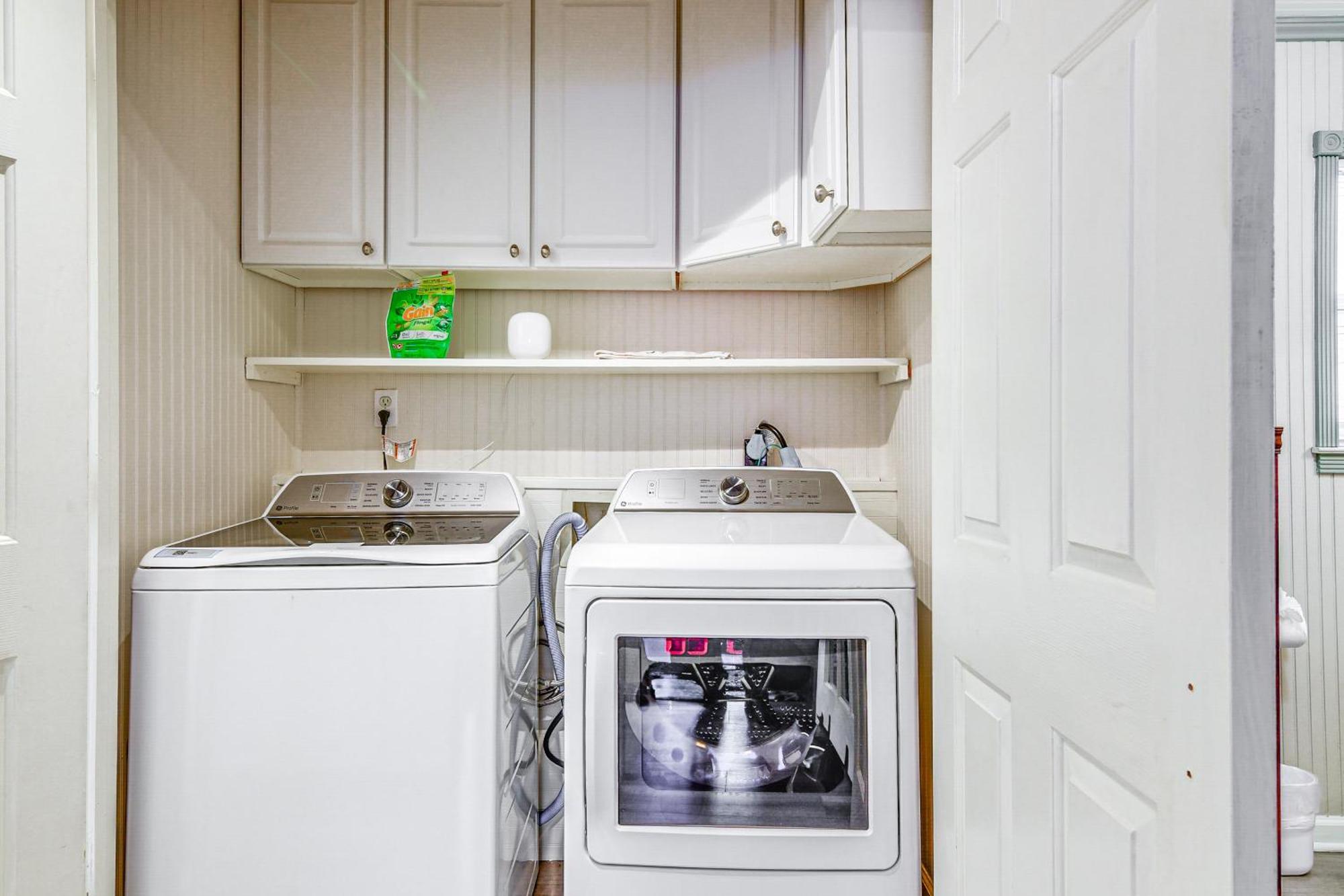 Spacious Retreat 5 Mi To Downtown Beats! Holiday home Memphis