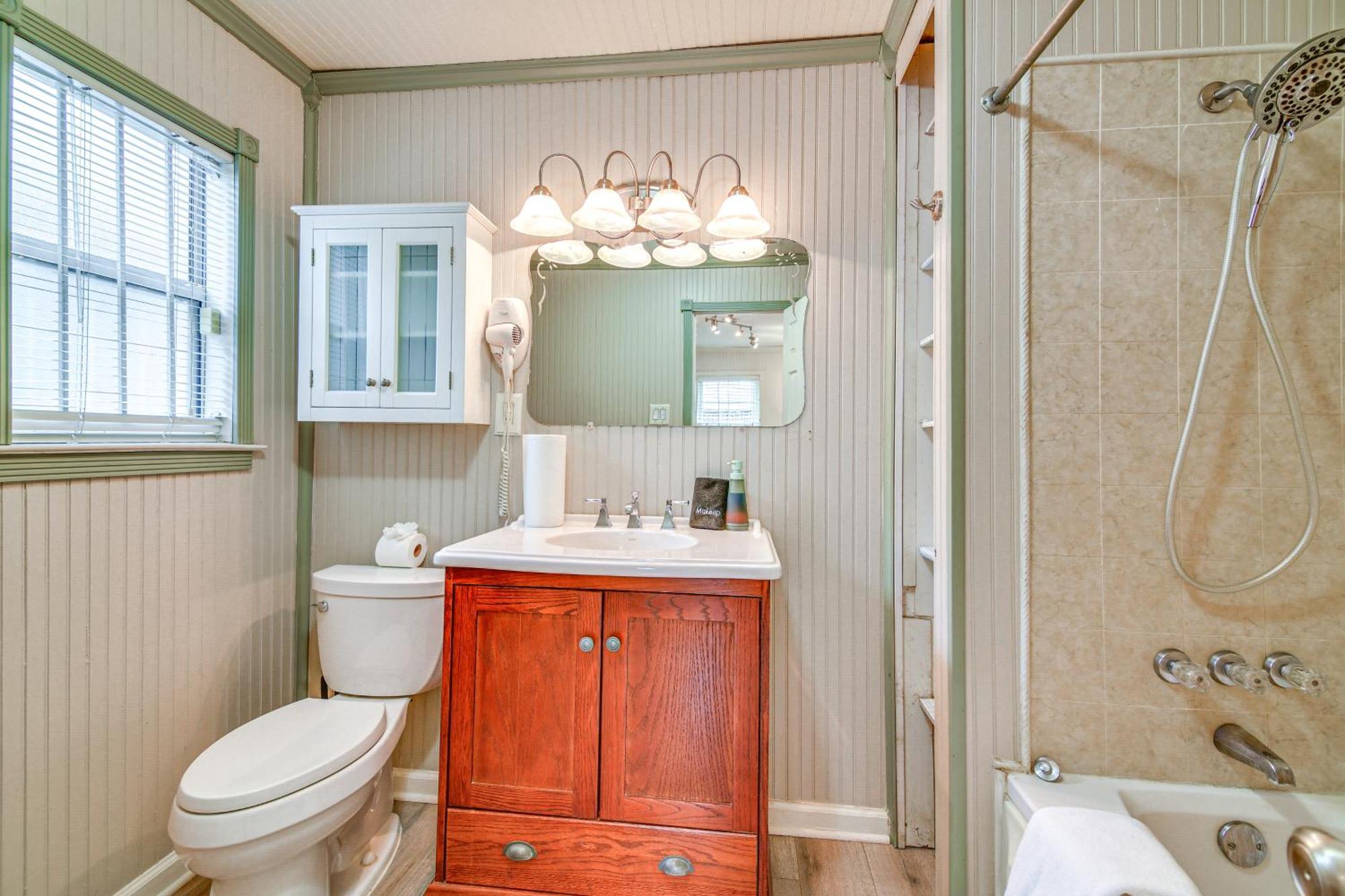 Spacious Retreat 5 Mi To Downtown Beats! *