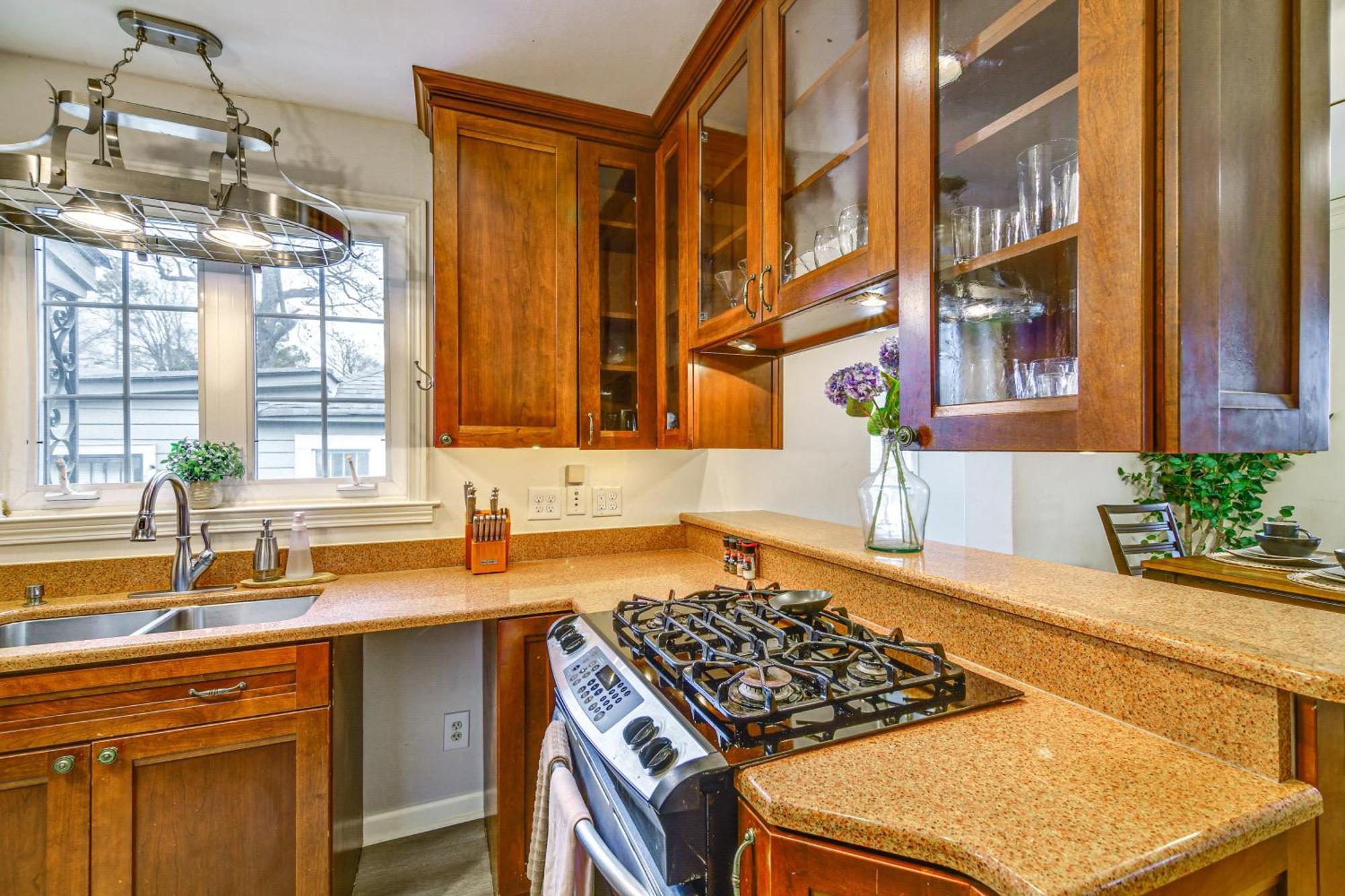 Spacious Retreat 5 Mi To Downtown Beats!